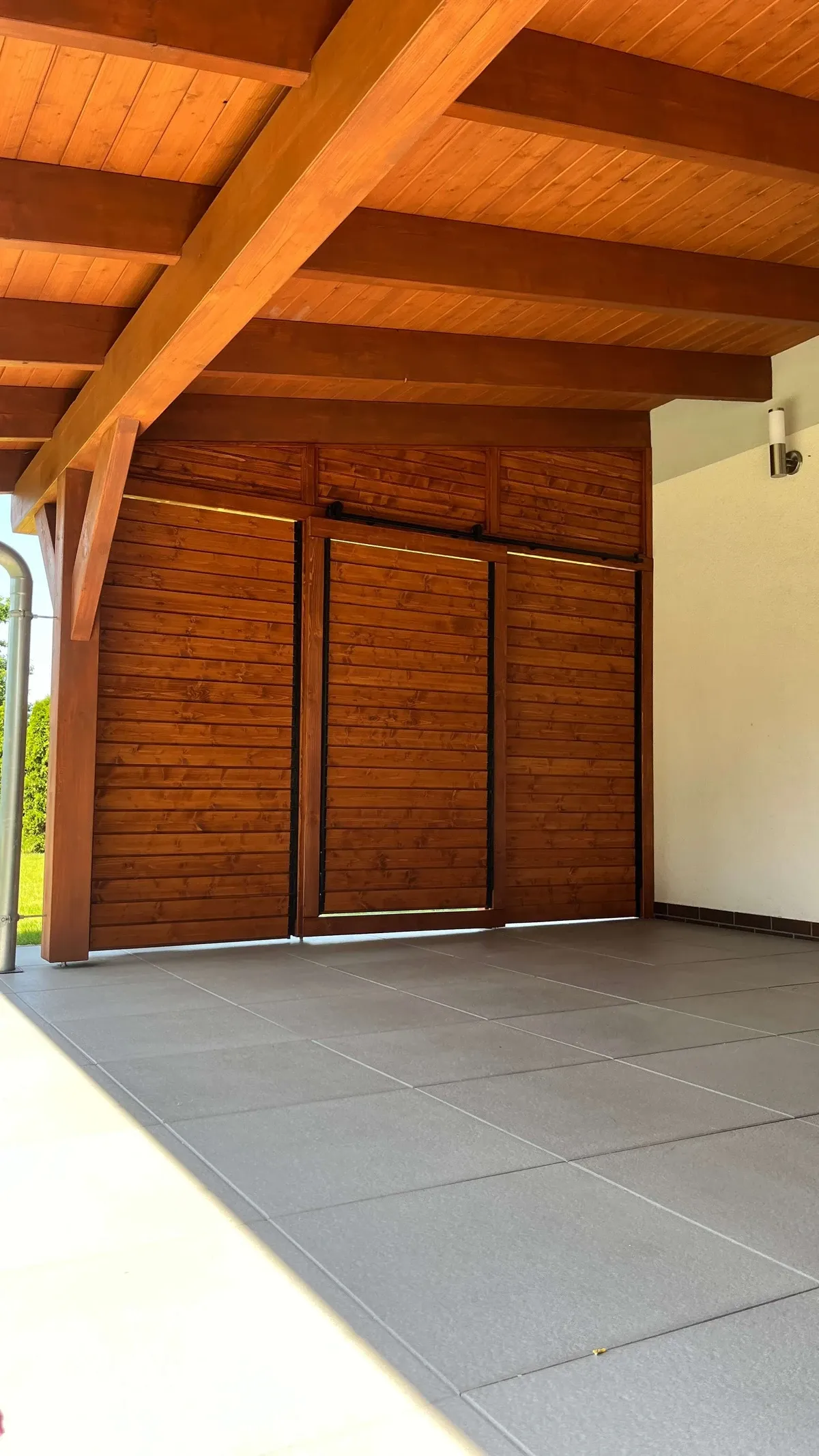 Ściana w systemie ruchomych deseczek Ruchome deseczki