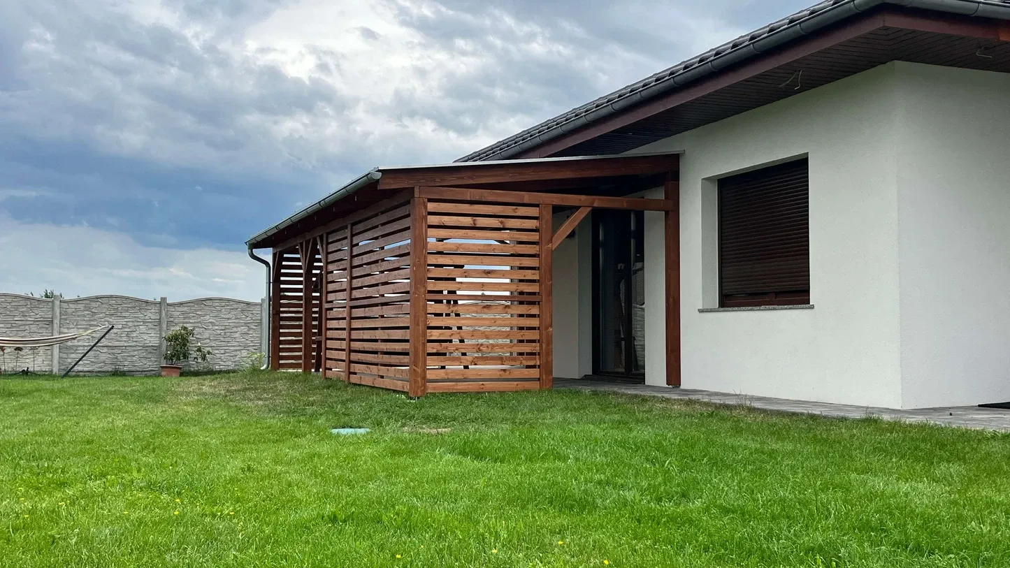 Zadaszenie tarasu z poliwęglanem Zadaszenia tarasu