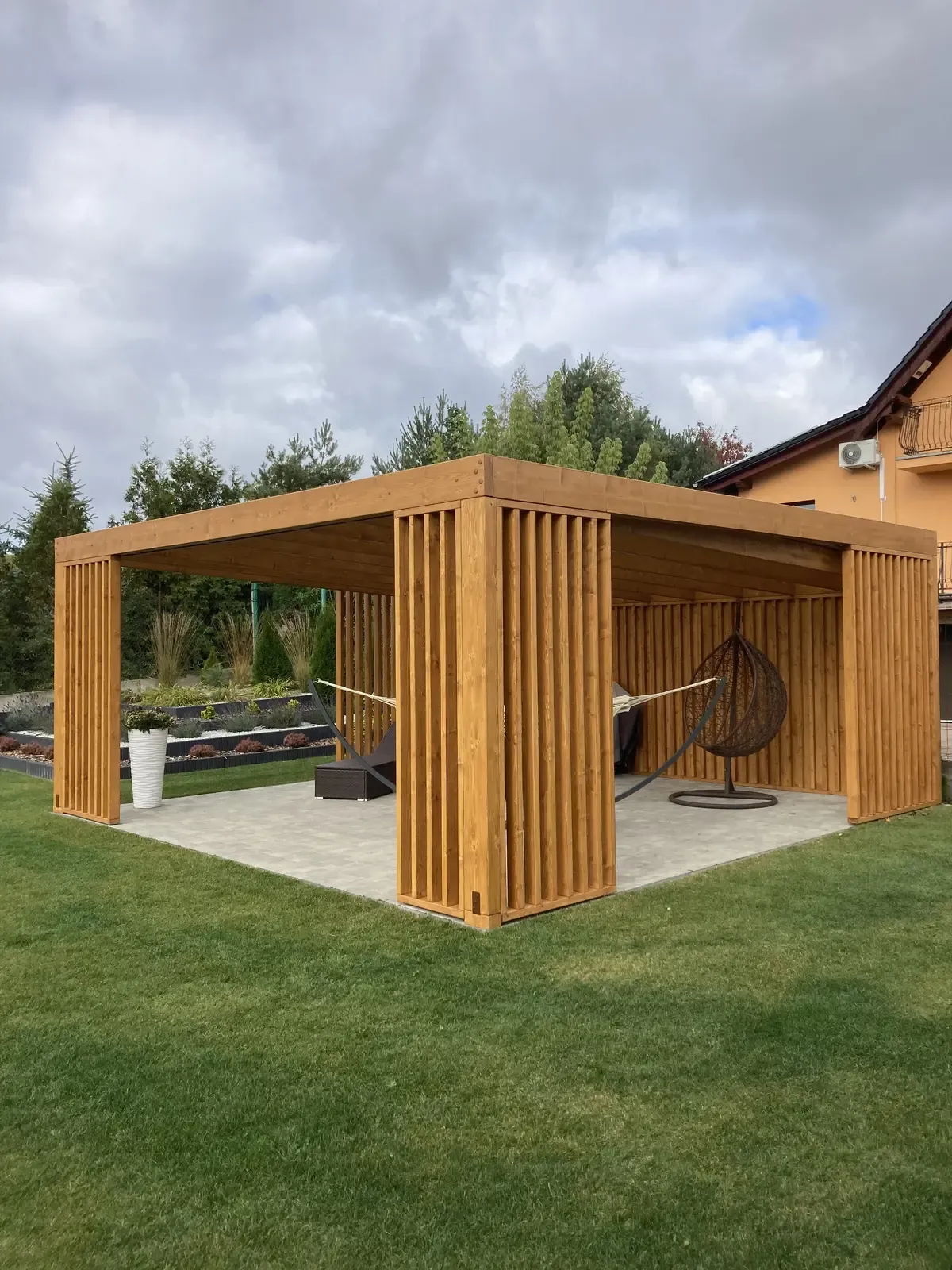 Pergola ogrodowa LED Pergole