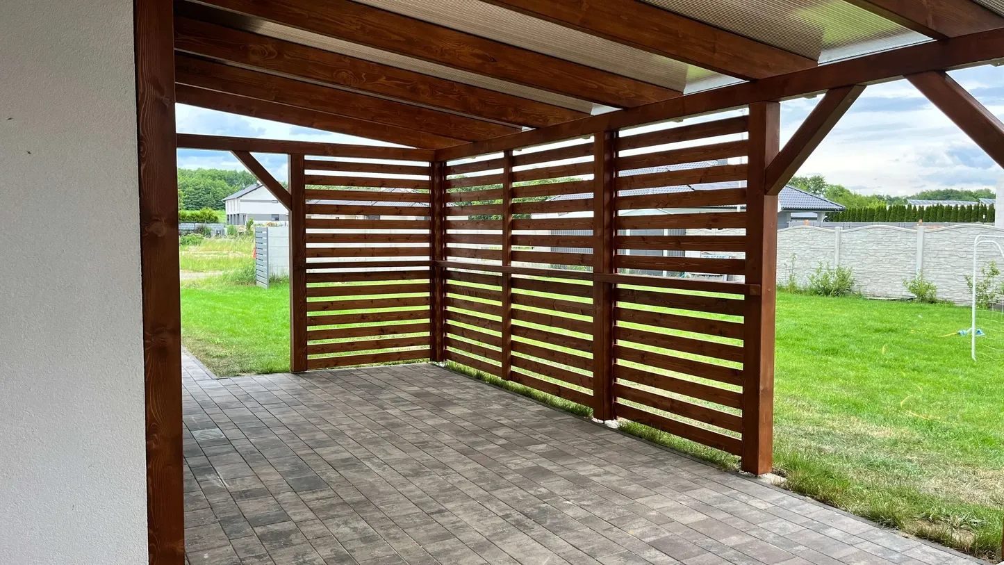 Zadaszenie tarasu z poliwęglanem Zadaszenia tarasu