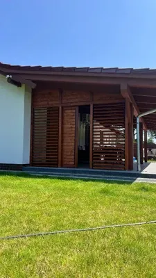 Ściana w systemie ruchomych deseczek Ruchome deseczki