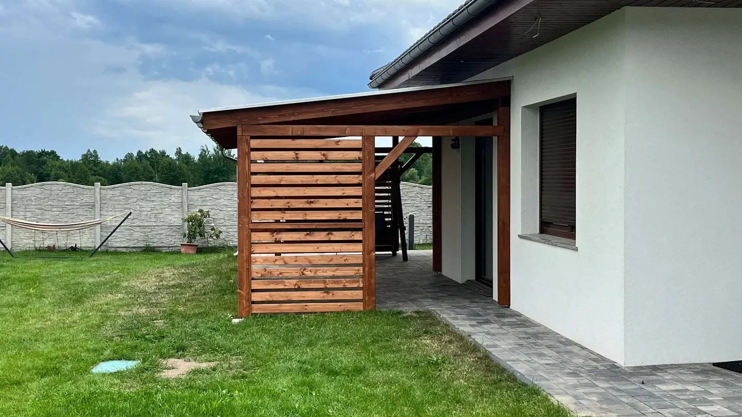 Zadaszenie tarasu z poliwęglanem Zadaszenia tarasu