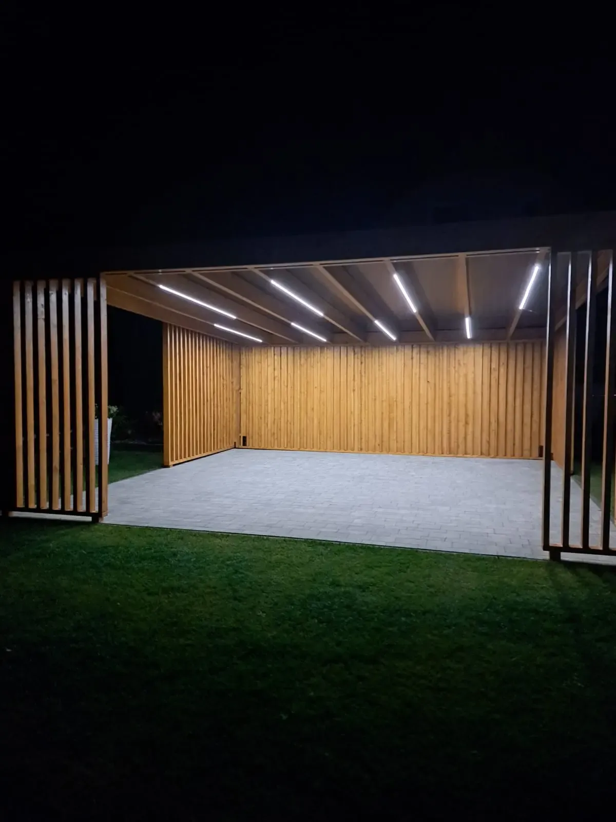 Pergola ogrodowa LED Pergole