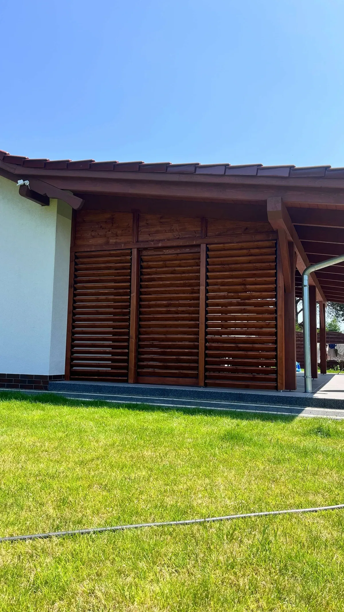 Ściana w systemie ruchomych deseczek Ruchome deseczki