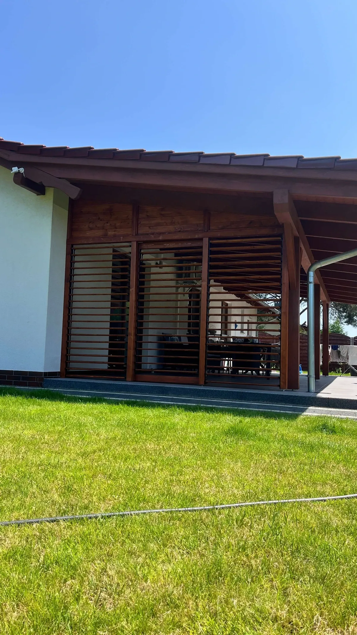 Ściana w systemie ruchomych deseczek Ruchome deseczki